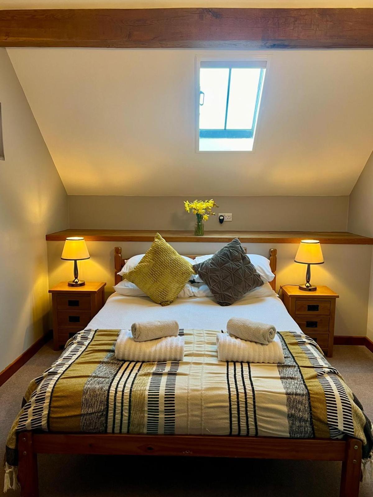 Dolgun Uchaf Historic B&B And Cottages In Snowdonia Dolgellau Exterior foto