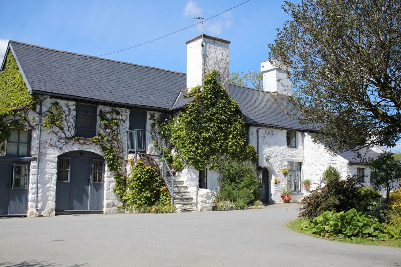 Dolgun Uchaf Historic B&B And Cottages In Snowdonia Dolgellau Exterior foto