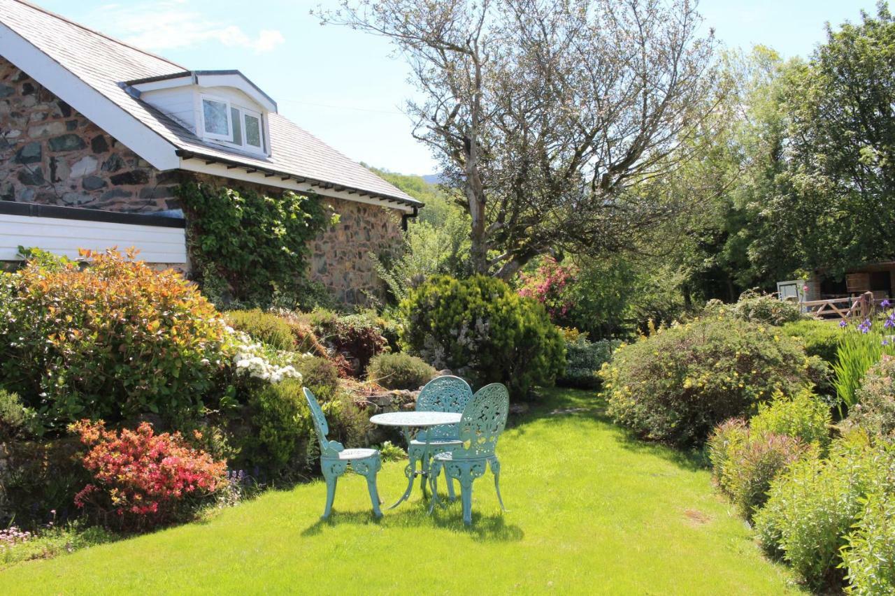 Dolgun Uchaf Historic B&B And Cottages In Snowdonia Dolgellau Exterior foto
